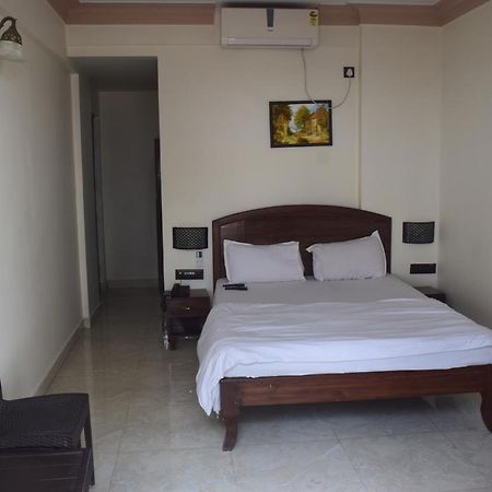 Hotel Murud Marina Extérieur photo