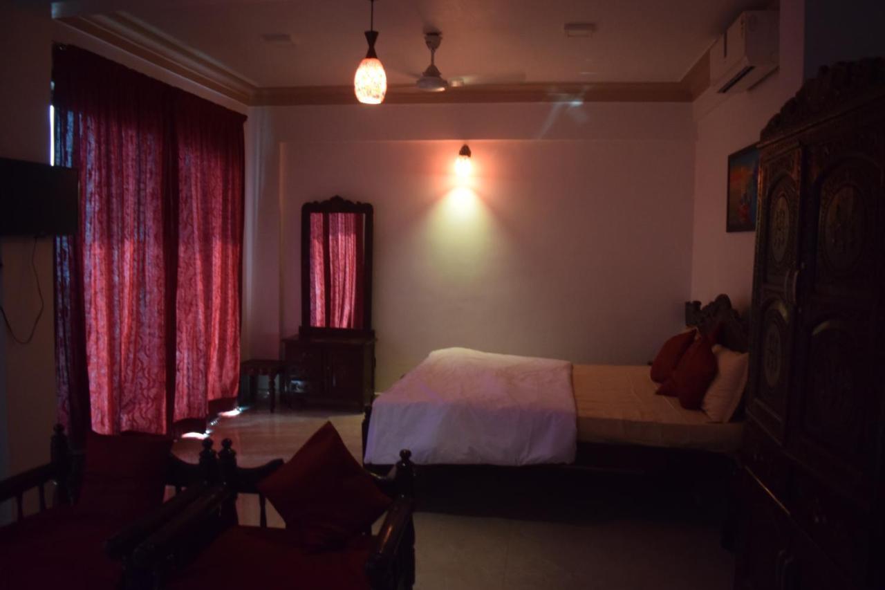 Hotel Murud Marina Extérieur photo