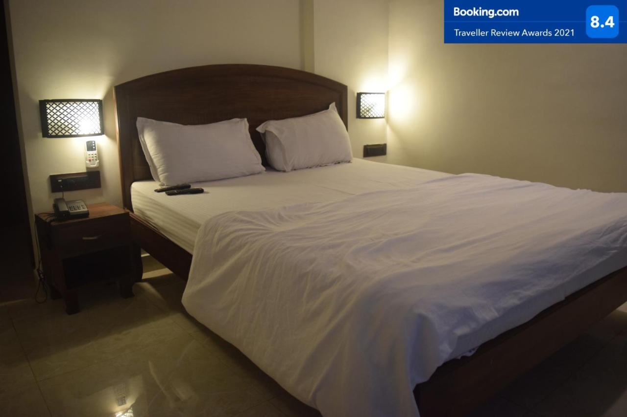 Hotel Murud Marina Extérieur photo