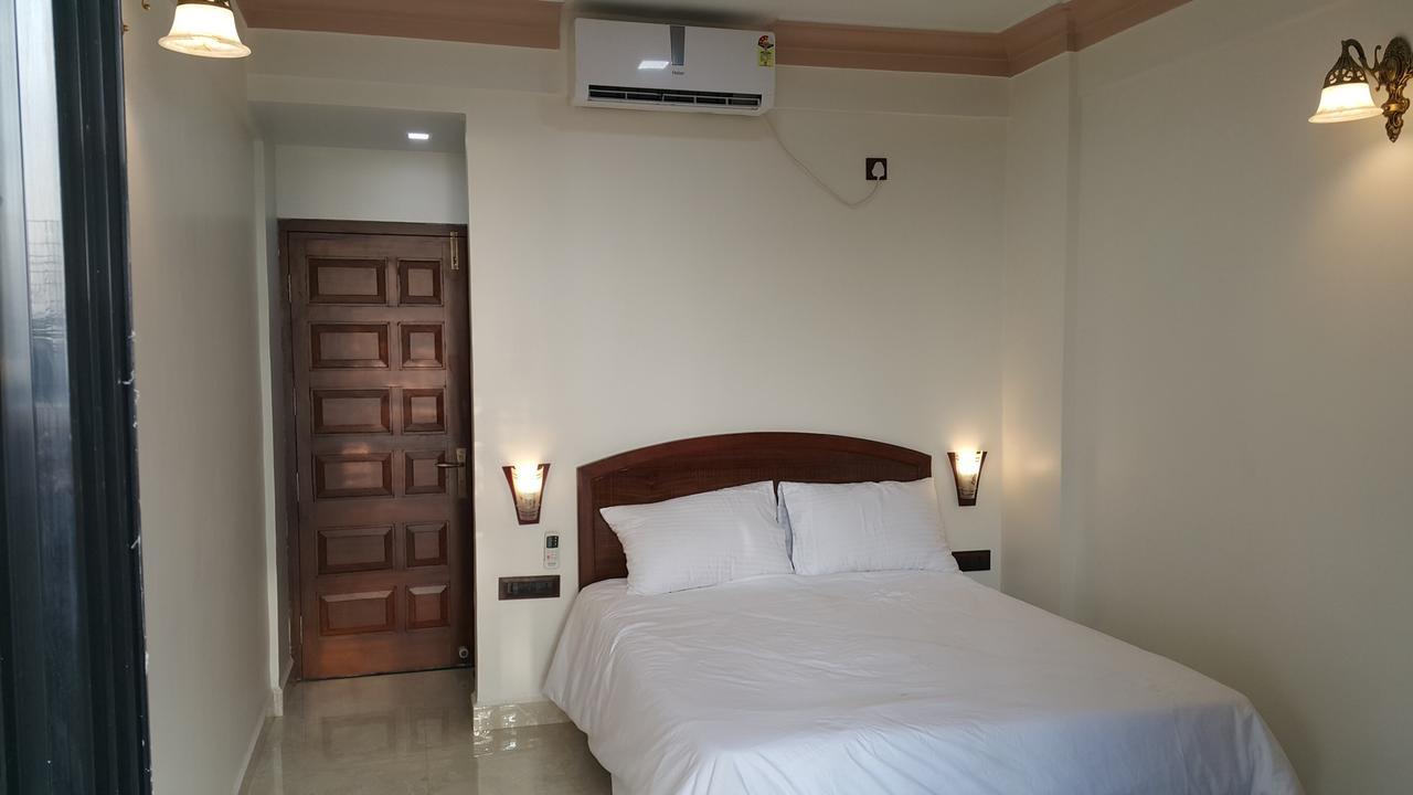 Hotel Murud Marina Extérieur photo