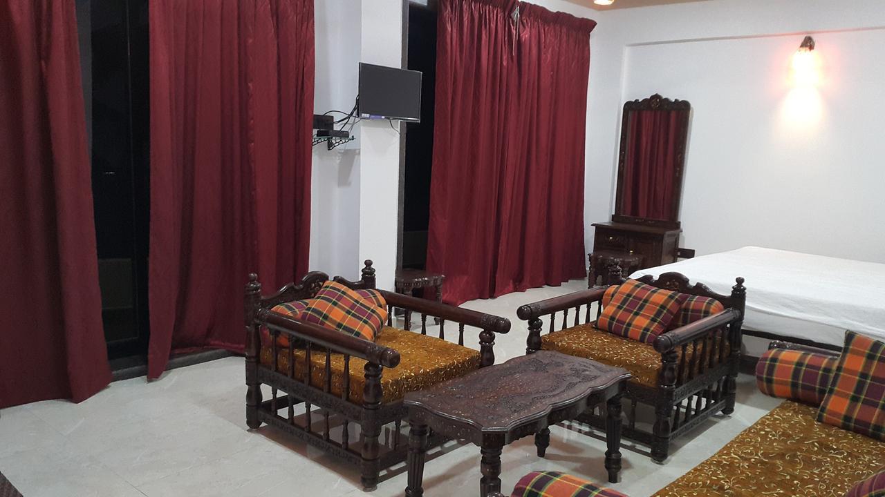 Hotel Murud Marina Extérieur photo
