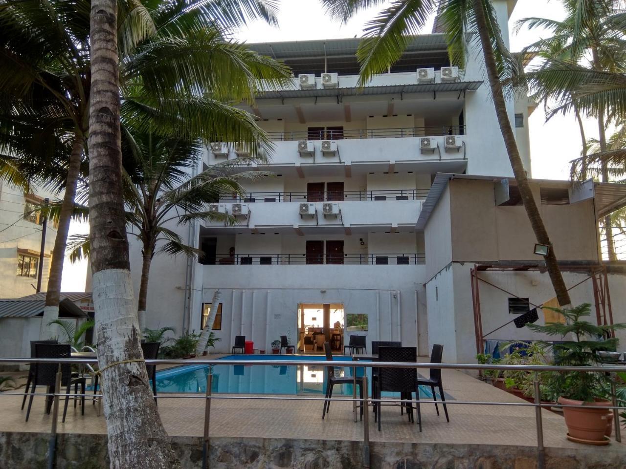 Hotel Murud Marina Extérieur photo