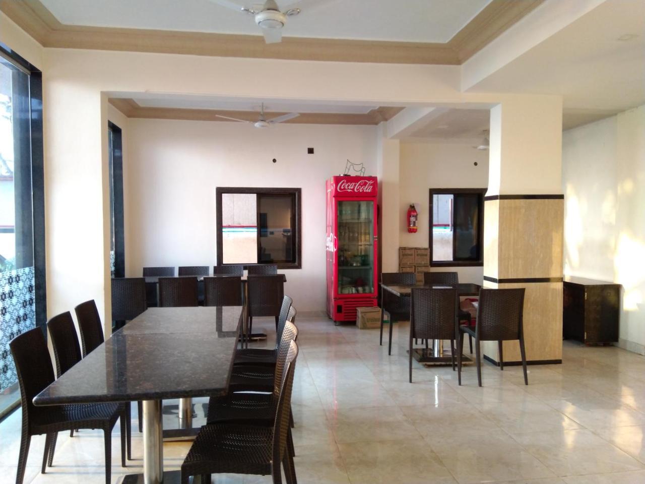 Hotel Murud Marina Extérieur photo